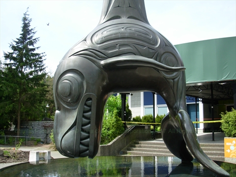 Killer Whale-Chief of the Undersea World statue in Stanley Park, Vancouver, BC, Canada