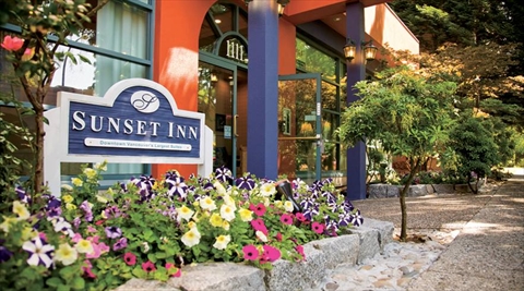 Sunset Inn and Suites near Stanley Park, Vancouver, BC, Canada