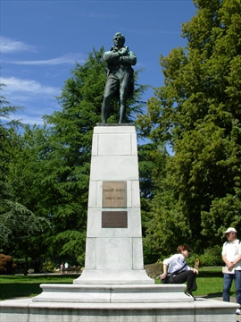 Robert Burns Statue